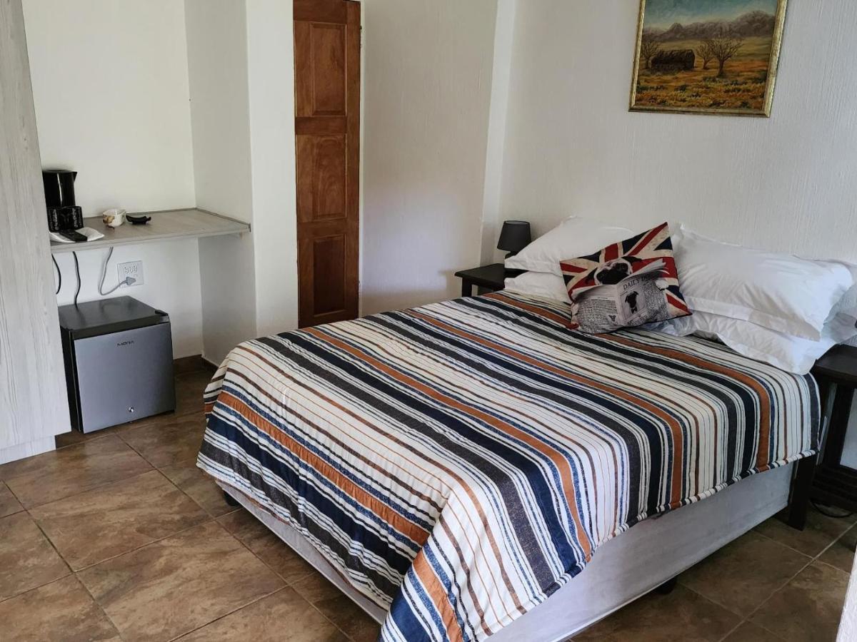 Sable Inn B&B Модимоле Екстериор снимка