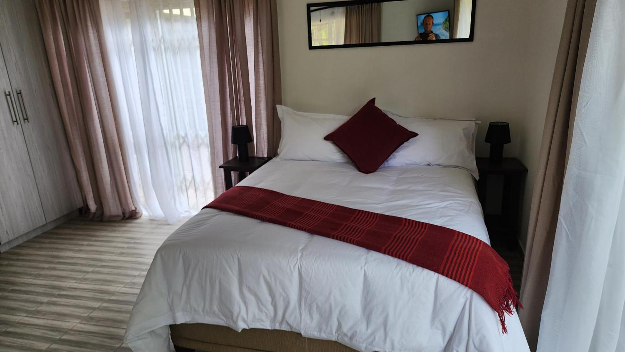 Sable Inn B&B Модимоле Екстериор снимка